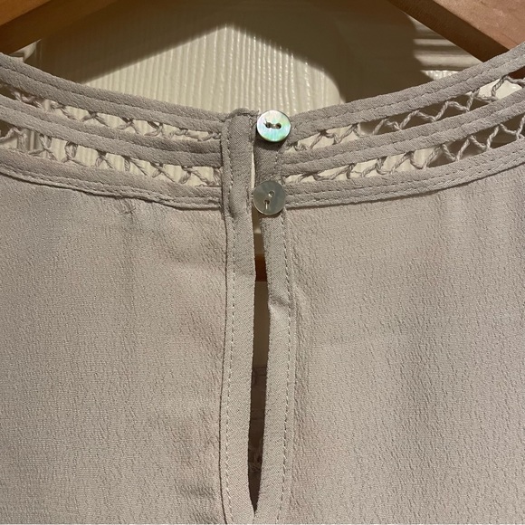 Sleeve Gray Lace Neck Top by Daniel Rainn - Picture 4 of 6